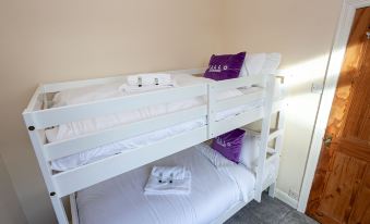 Pillo Rooms - Cosy 2 Bed House in Eccles