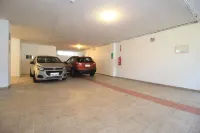 La Rosario - parking