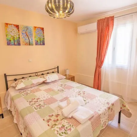 Villa Elpida at Minies