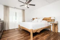 Dream Estate with Pool, Bonfire, Game Room & 100 Acres of Nature