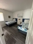 3 BR End Unit Rowhouse 1 Mile to Bethany Boardwalk, Walk to Shops & Restaurants