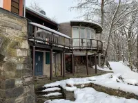 Holiday house "Waldhaus Anne" in Niedeggen - with a view of the Rursee فنادق في Nideggen