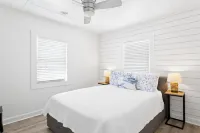 Charming Topsail Beach  cottage with deeded private beach access