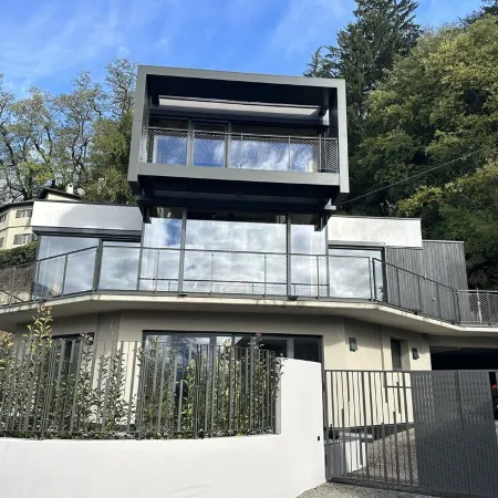 Luxury Villa with far-reaching views between Schenna and Meran. Extraordinary!