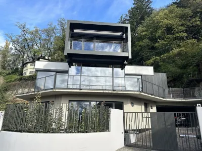 Luxury Villa with far-reaching views between Schenna and Meran. Extraordinary! Hotel a 