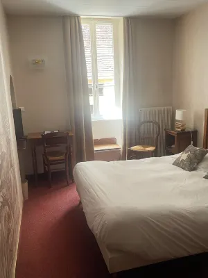 奇邁瑟斯飯店 Cité Médiévale De Semur-en-auxois附近的飯店