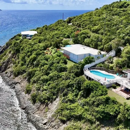 Waterfront,Private pool,Breathtaking Views,Great Location. Enjoy paradise!