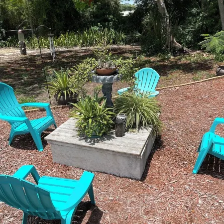 Spacious ranch 7 minutes to the beach/ airport, 3in1 game table , Pet friendly