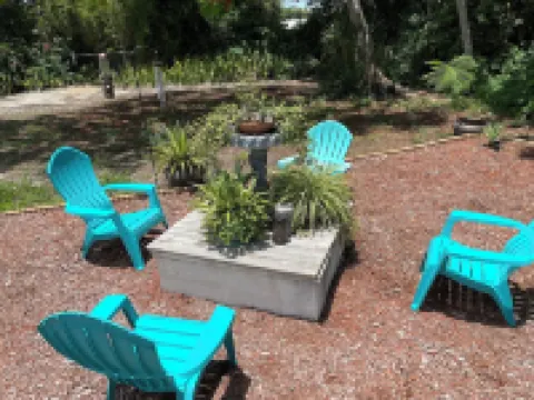 Spacious ranch 7 minutes to the beach/ airport, 3in1 game table , Pet friendly