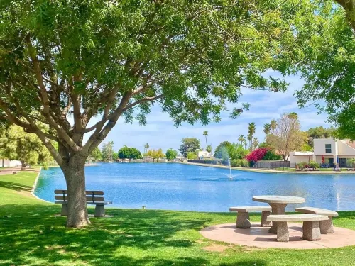 Charm of Old Litchfield- No Chores!