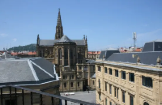 Apartment overlooking the cathedral, terrace, wifi, parking included