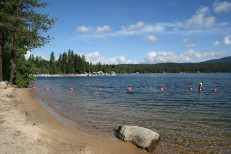 Moose Meadows Escape in McCall - Dog Friendly & 1 Bed/1 Bath on Each of 3 Floors