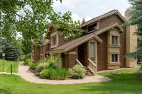 Luxury 3 bedroom + loft located on Dollar mountain in Elkhorn w/ pool & hot tub - 4-Sterne