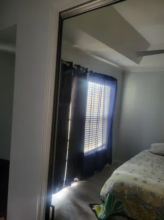 Beautiful like new tree house townhouse 3 balconies you will love convenience ! Отели в г. Мэнати