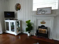 Romantic Tiny Cabin- With Lake View