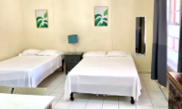 Hip Strip Beach Apartment walkable to clubs, beaches and restaurants โรงแรมใน