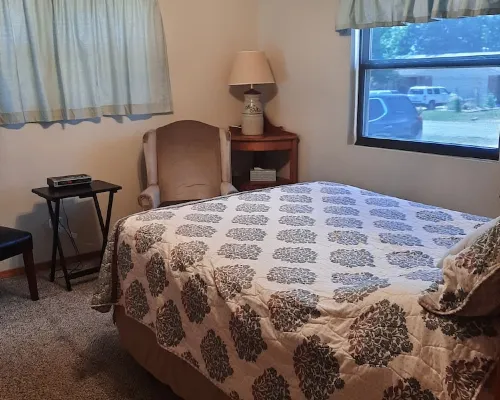 4 Bedroom-2 Full BathsClose to lake - 20 min to airport Hotels in Osage County