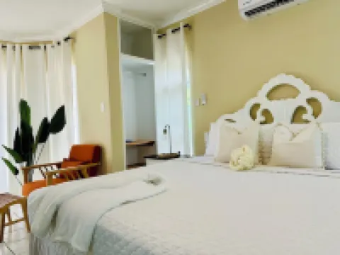 Falcon Islandviews Condo-Free Airport Transportation-24/7 Security-Gated Complex โรงแรมใน