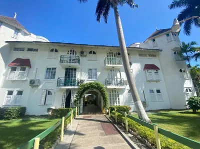 apartment by the beach sleeps 4 Hotels in 