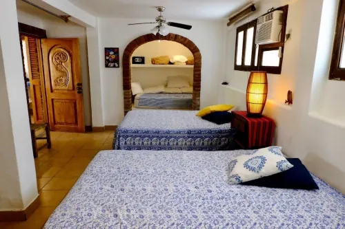 Villa Sophie 3BR/3BA, Beach Front Terrace, Heated Pool, Parking.