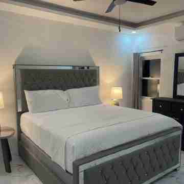 Camrose by the Curve Meadowbrook 2-bedroom Apt in Meadowbrook, Kingston Rooms