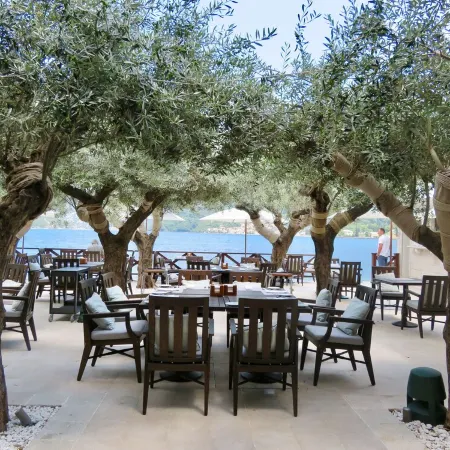 LUXURY STONE VILLA, INFINITY POOL, STUNNING SEA & MOUNTAIN VIEWS OVER BOKA BAY