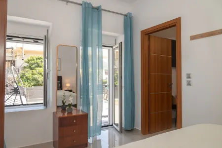 Avli Village House with Private Jacuzzi Отели рядом с достопримечательностью «Anthony Quinn Bay»