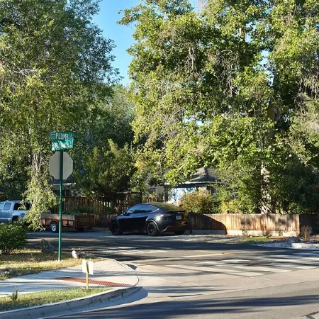 Cozy Middle Studio Unit in Old SW Reno