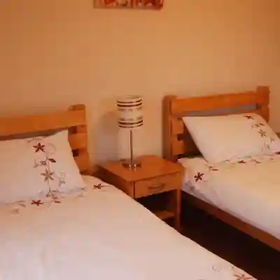 Wonderful Sea Views, Walks, Hiking, Beaches, Fishing, Family Friendly, WiFi Rooms
