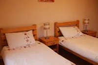 Wonderful Sea Views, Walks, Hiking, Beaches, Fishing, Family Friendly, WiFi Hotels near Skellig Ring Scenic Drive