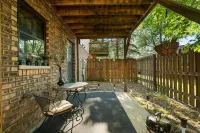 Balcony/Patio/ Separate Fenced Yard + Beach, Park & Downtown+close to Chicago Hotels in Chesterton