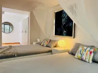 Luxury villa, private pool, fiber optic internet, sea view, courtyard, privacy