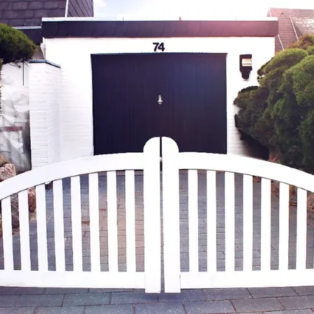 Generous, friendly DHH with terrace and garden in the heart of Westerland