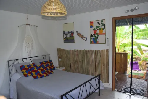 Air conditioned studio 3 minutes walk from the beach