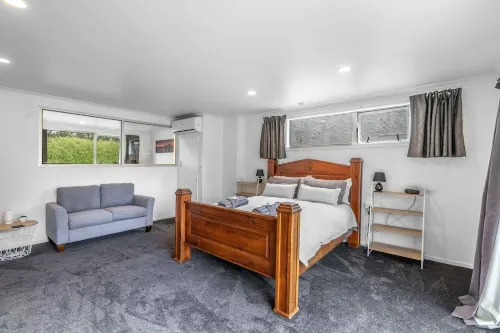 Nine Acres - FREE Wi-Fi