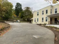 Farmhouse in the City! Hotels in Newport