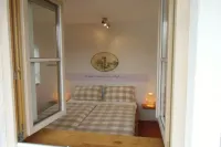 Dream vacation apartment in an elevated position with unobstructed views