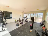 Gated Luxury New Kingston 1 Bdrm Condo Pool & Gym Hotels in 