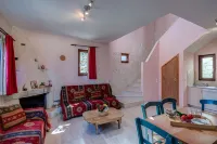 Makrigialos: Athena 3 bedroom Holiday Villa with Private Swimming Pool, Wifi Hotels in Makris Gialos