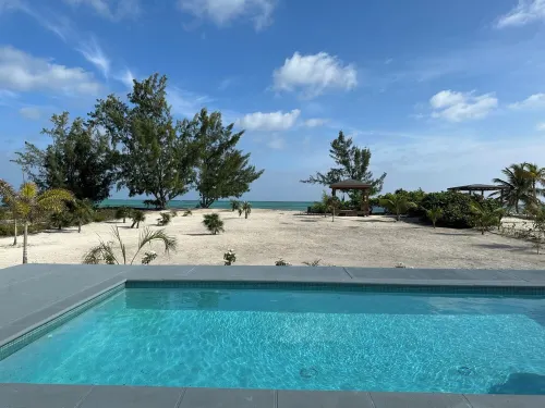 BRAND NEW Beachfront Villa best sandy beach in TCI with pool Fox Tail Palm Villa