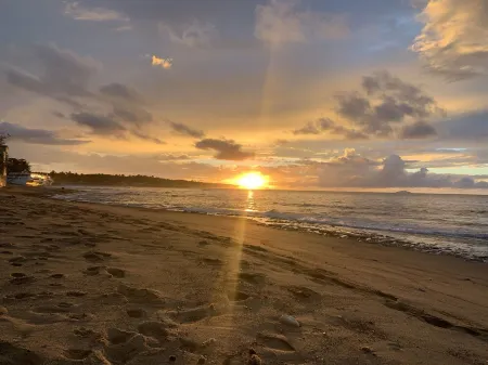 Private Beach House, 4Br, Saltwater Pool