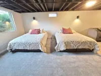 Dunland Cottage W/hot tub, paddle boards, fire pit