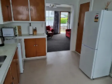 Cosy and Warm.  Centrally located to all Invercargill has to offer.