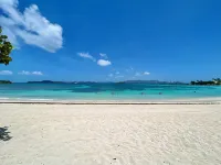 Fantastic! 3 BR! STEPS to the sand on Sapphire Beach Waterfront ocean view patio