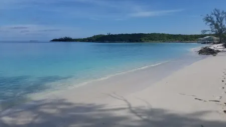 Breathtaking Views, Outstanding Accommodation - Pool, Deck & Solar