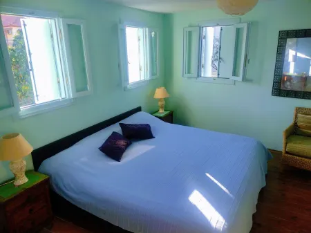 Imposing townhouse in the centre of Methoni, 400 metres from beach and Castle. Отели рядом с достопримечательностью «Rimon Reza»