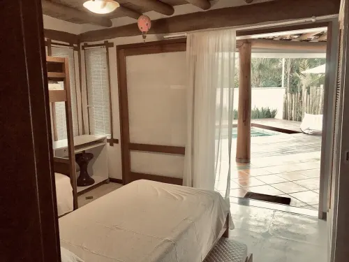 Charming House  com piscina 100m do mar