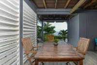 Villa Leynita Bay, 5 bedrooms, sleeps 12 on the beach of Diamant Martinique
