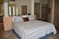Oceanfront condo with unobstructed views of Costa Azul beach!