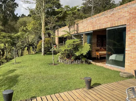 CASA FINCA BOSQUE DE FIZEBAD Отели в г. Ретиро